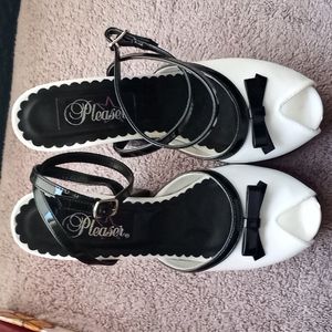 Pleaser Shoes Dolly